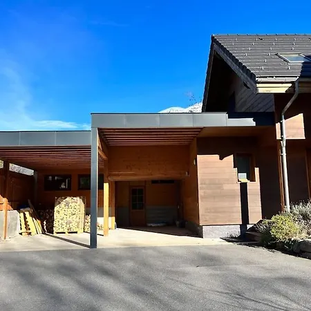 Holiday home Maison Blanche, Impressive Chalet, Allemond, Bike, Ski, Hike