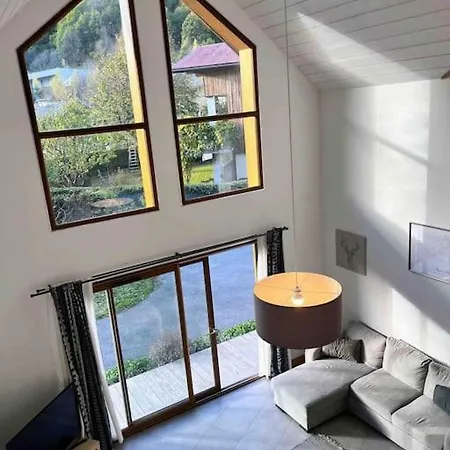 Maison Blanche, Impressive Chalet, Allemond, Bike, Ski, Hike Holiday home