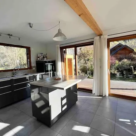 Maison Blanche, Impressive Chalet, Allemond, Bike, Ski, Hike Holiday home *