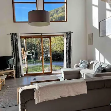 Maison Blanche, Impressive Chalet, Allemond, Bike, Ski, Hike Holiday home *