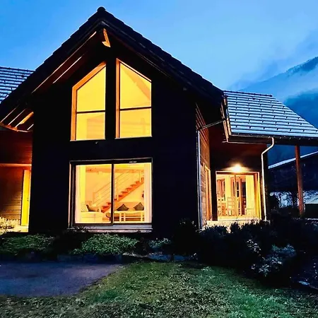 Maison Blanche, Impressive Chalet, Allemond, Bike, Ski, Hike Holiday home *